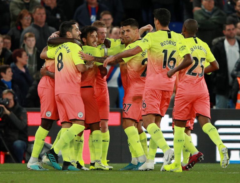 Man City merr tri pikë në udhëtim kundër Crystal Palace, afrohet përkohësisht me Liverpool