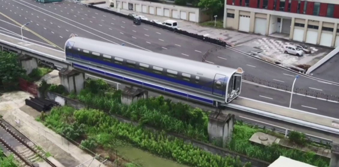 Kina befason botën, treni me shpejtësi 600 km/h realizon udhëtimin ...