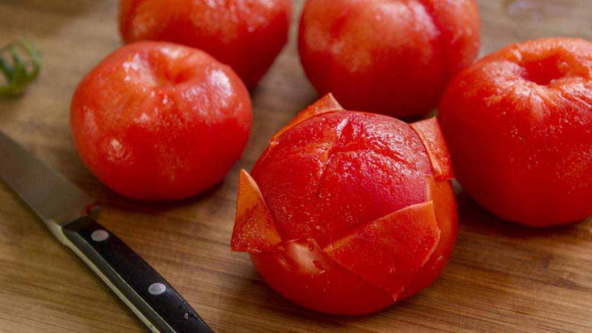 A ka vlera ushqyese lëkura e domates?