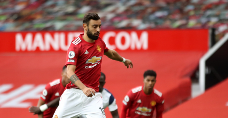 Manchester United kalon në epërsi ndaj Cityt, Fernandes i saktë nga pika e bardhë