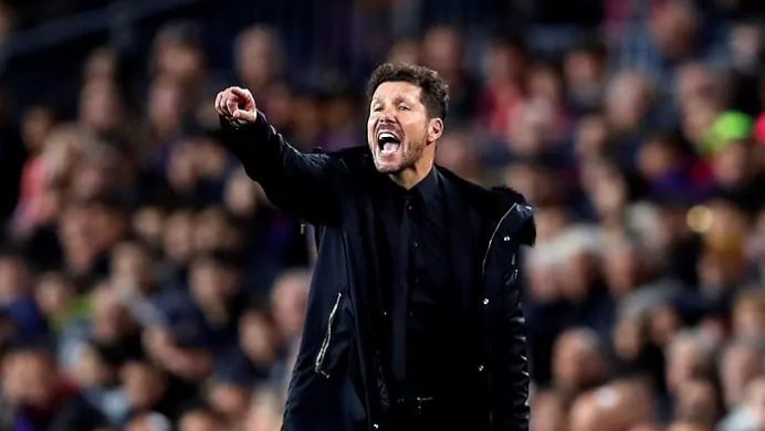 13 herë provoi, por asnjëherë nuk ia doli! Simeone synon fitoren e parë në “Camp Nou”