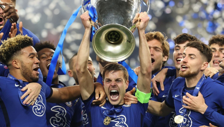 Momenti kur Chelsea ngriti trofeun e Ligës së Kampionëve