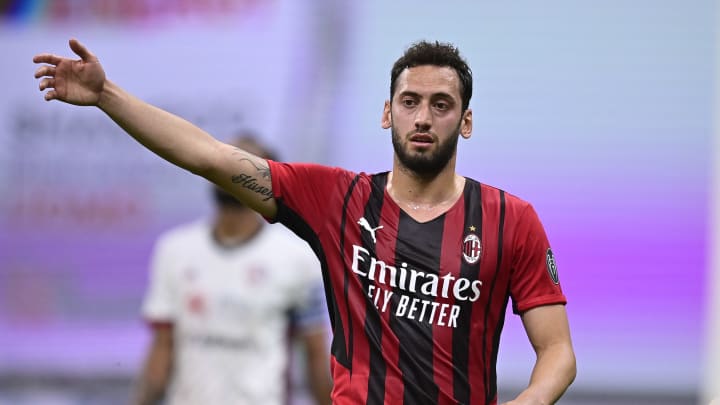 Atletico Madrid në bisedime me Calhanoglu