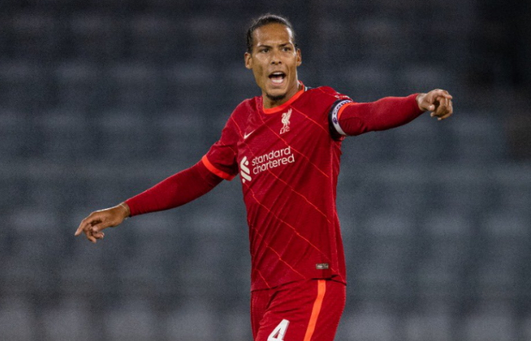 Van Dijk me mesazh për tifozët pas rikthimit të tij