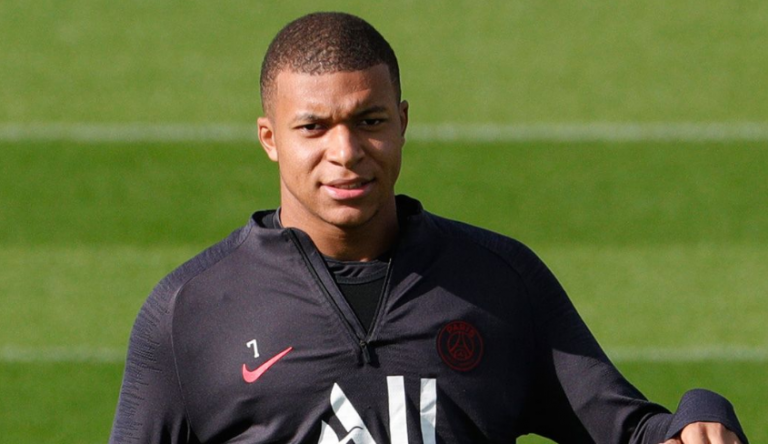 Lajmi i fundit: Mbappe arrin në stërvitje te PSG