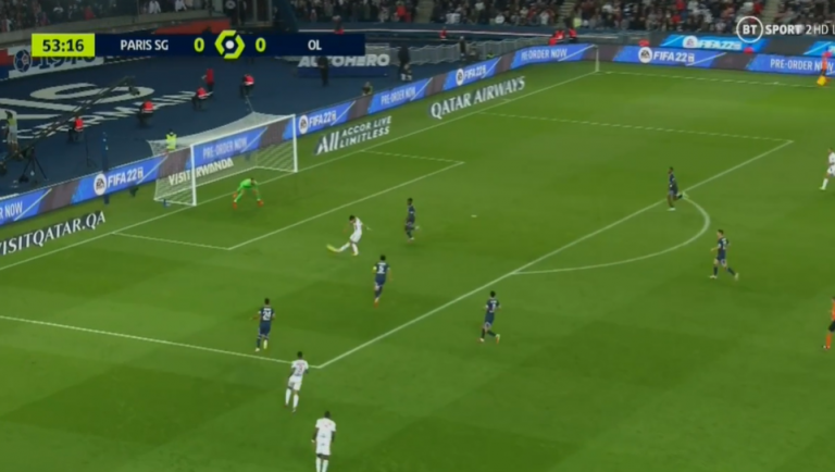 Paqueta ‘shtang’ PSG-në, Lyon në epërsi