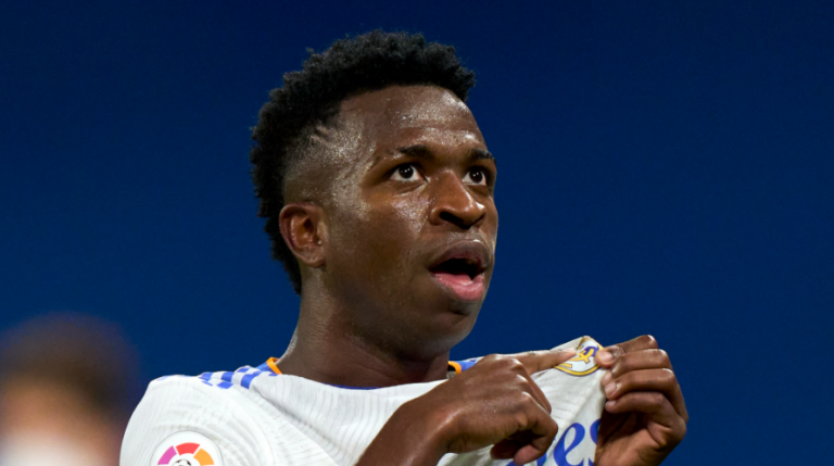 Vinicius Junior me dedikim të veçantë pas dy golave ndaj Shakhtarit