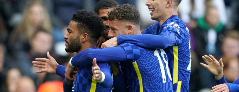 Mbyllen ndeshjet në Angli: Lideri nuk zhgënjen, Liverpool ndalet në Anfield, Man City shokohet në Etihad