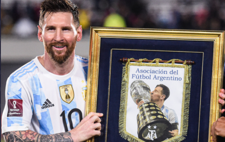 Messi nderohet nga Federata Argjentinase pas rekordit historik