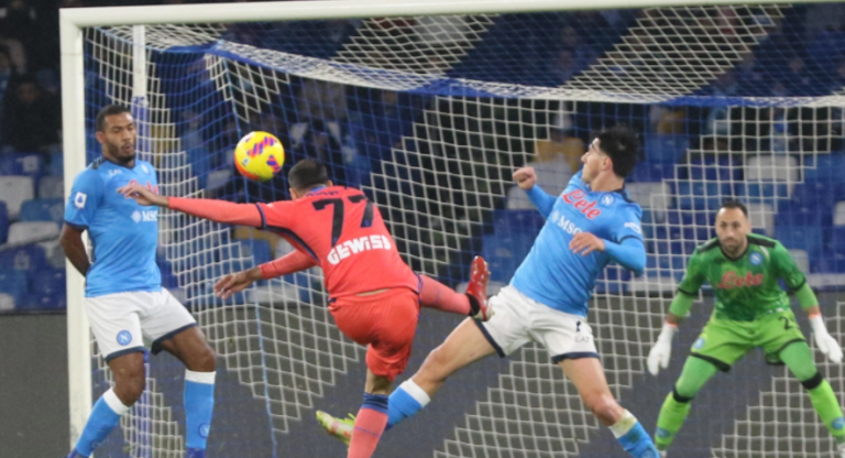 Përmbysje pas përmbysje – Atalanta mposht Napolin në një spektakël golash, feston Milano