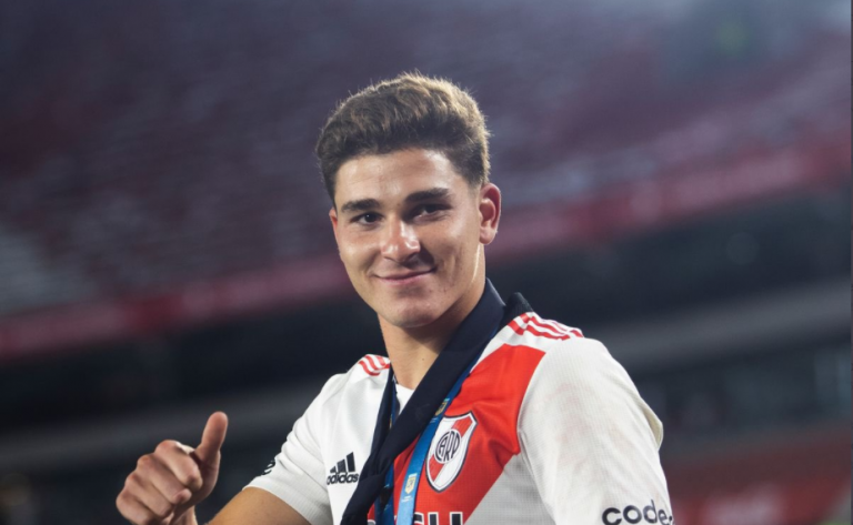 Man City me dy oferta për River Plate – shënjestrohet Julian Alvarez