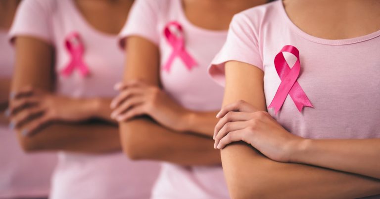 Femrat që kanë këto inde në gjoks rrezikohen nga kanceri i gjirit