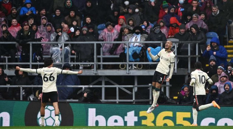 Liverpool i falet Fabinhos, triumfon ndaj Burnley dhe vazhdon garën për titull