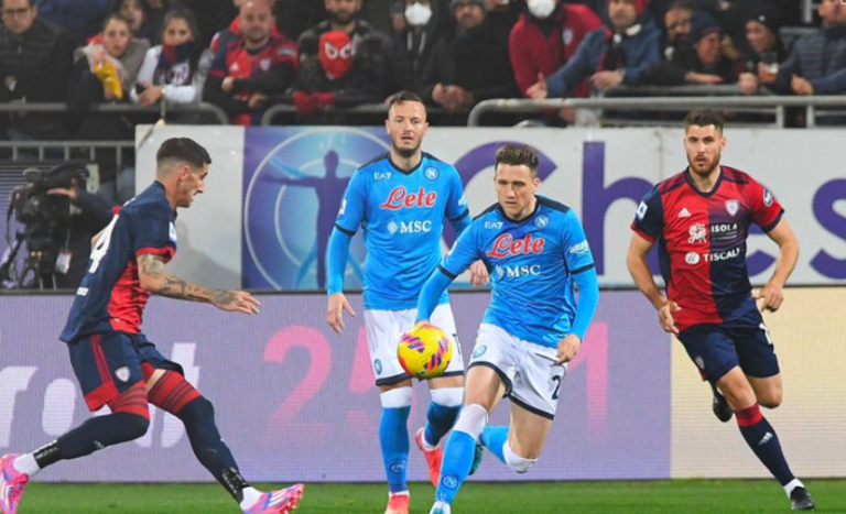 Napoli gabon në garën për titull – luan baras me Cagliari dhe lëshon mundësinë të barazohet me Milanin