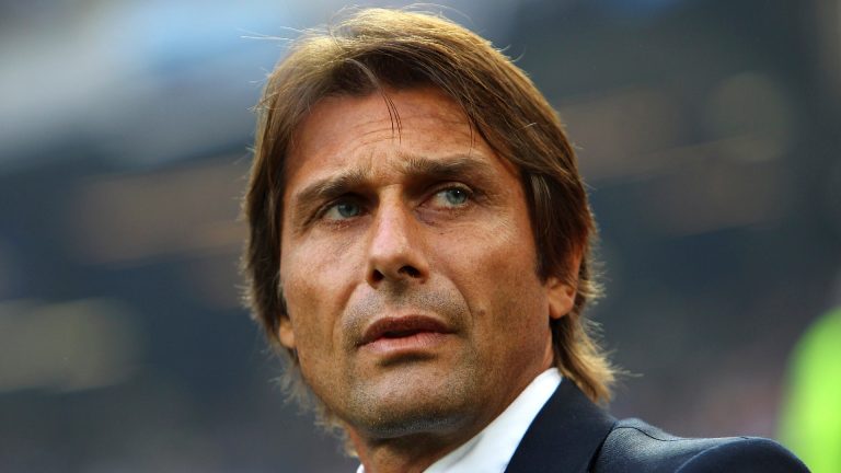 Conte ëndrron të jetë trajner i Manchester United, PSG mbetet si alternativë
