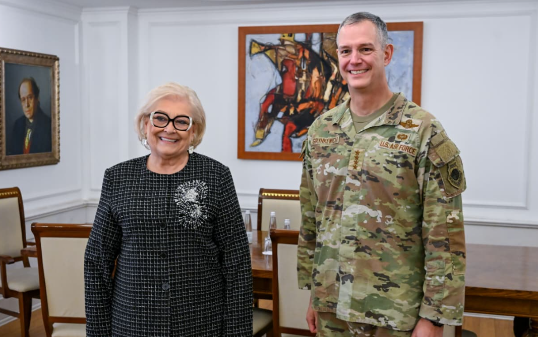 Presidentja Shiroka Pula priti komandantin suprem të NATO-s në Evropë, diskutuan për sigurinë dhe bashkëpunimin