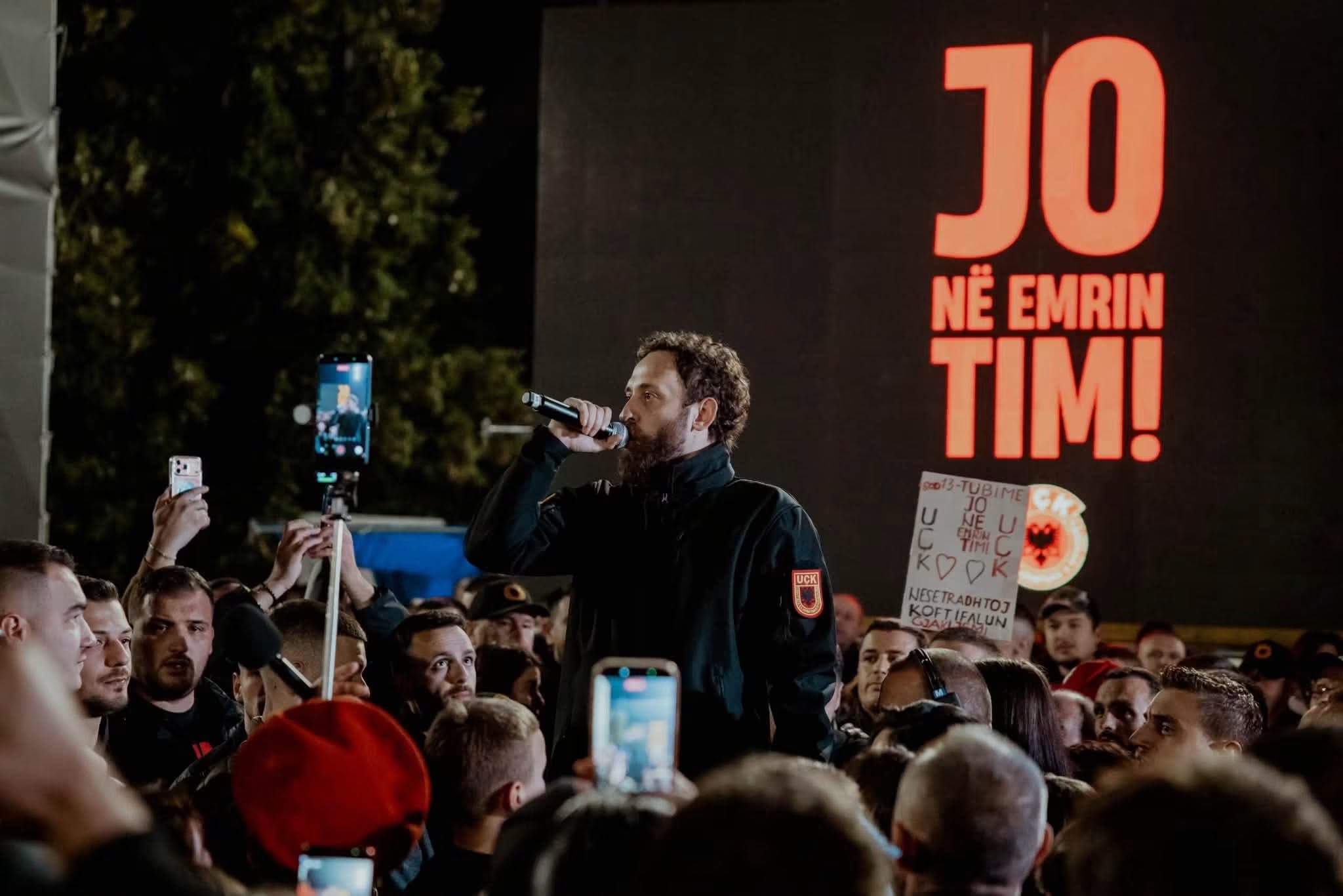 “Nëse nuk përmirësohet dhe të miratohet ligji, do ketë protesta” Çlirim Haziri thotë se s’ka çka protestohet para PDK-së, UÇK-ja është e Kosovës