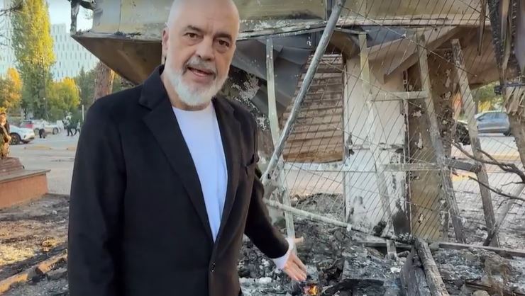 Rama del sërish dhe sheh nga afër dëmet e protestës: Në protestë ka “duar të huaja”, kjo nuk ka lidhje fare me studentët