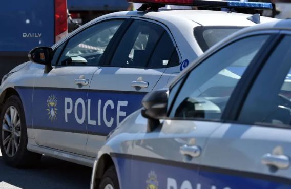Të shtëna me armë pas një mosmarrëveshjeje në Gjakovë, i dyshuari është i mitur