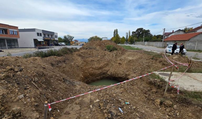 Defekti në ujësjellës lë disa fshatra të Prizrenit tri ditë pa ujë