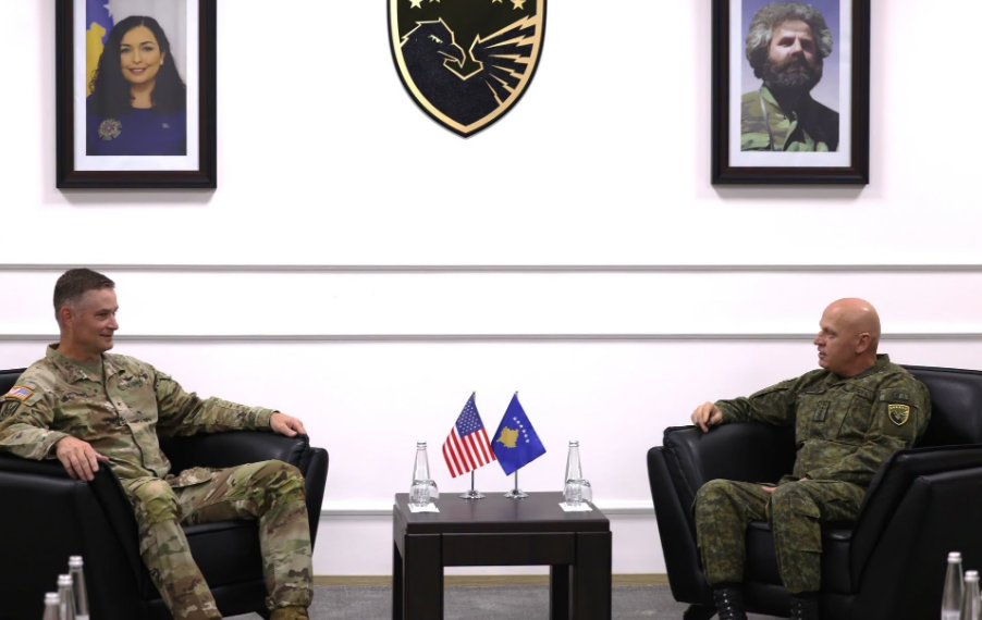 Jashari takon gjeneralin amerikan Lampe, diskutohet avancimi i partneritetit mes FSK-së dhe Gardës së Ajovës