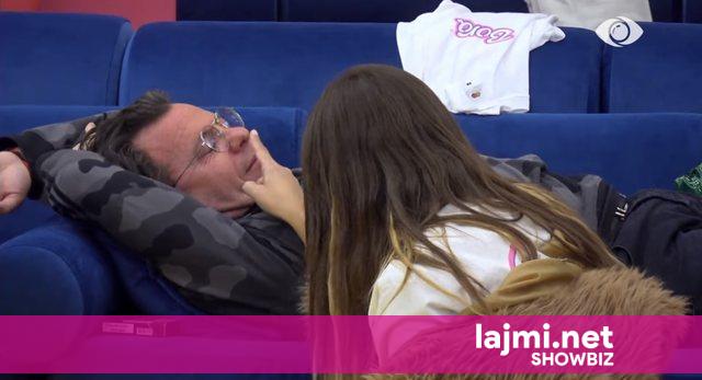 “Çfarë më ke ti mua?” – Valbona dhe Laerti flirtojnë me njëri-tjetrin