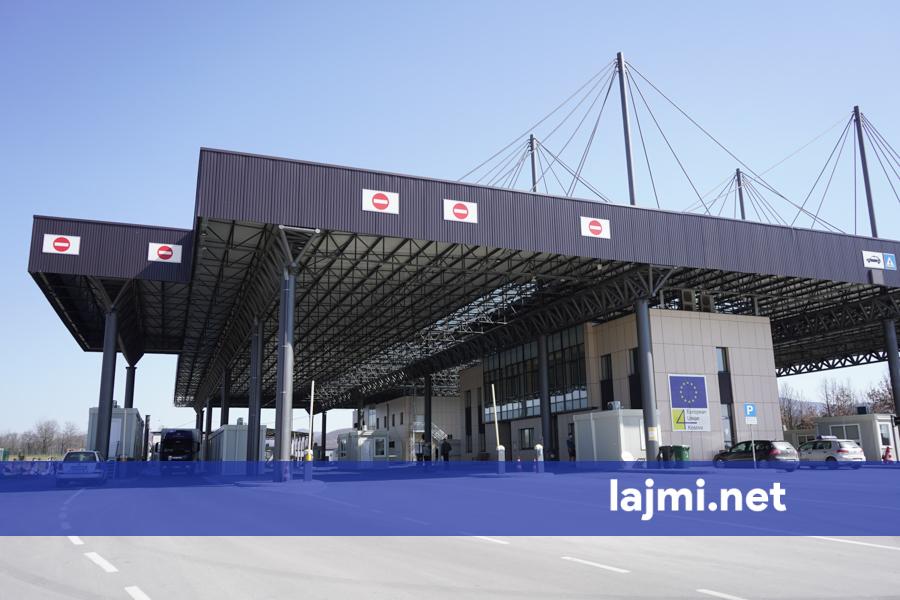 Rihapet rruga në pikën kufitare në Merdarë