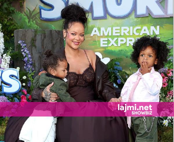 Rihanna shtatzënë debuton në tapetin e kuq me të dy djemtë në premierën e “Smurfs” në Los Angjelos
