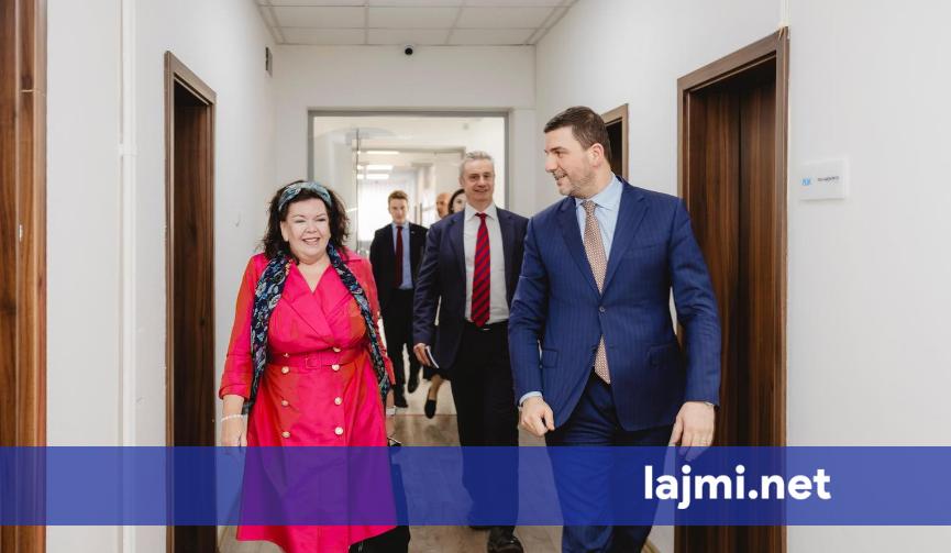 Krasniqi takon përfaqësuesen britanike  Kriza institucionale po e dëmton Kosovën