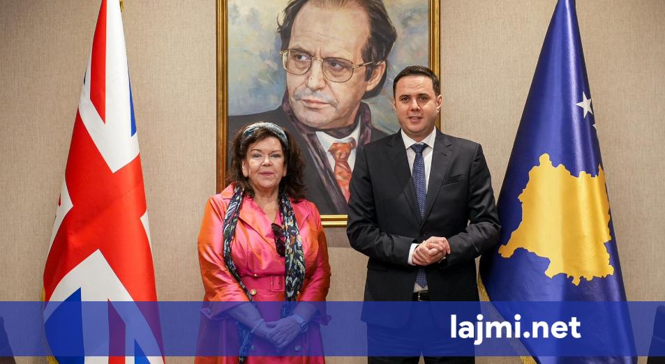 Takimi me emisaren britanike  Abdixhiku flet me të për krizën institucionale