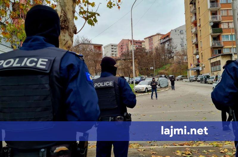 Policia e Kosovës sekuestron armë  municion e këmisha të policisë së Serbisë në Leposaviq