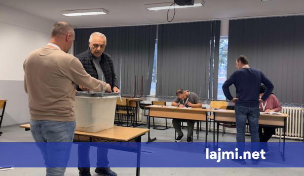 Hapen qendrat e votimit në Mitrovicë të Jugut