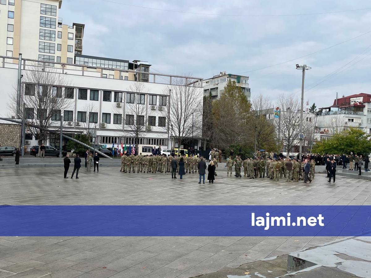 Nga Prishtina britanikët kujtojnë ushtarët e rënë në detyrë