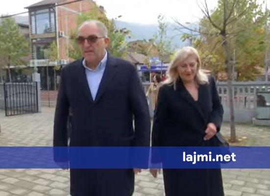 Kandidati i PDK së për kryetar të Prizrenit  Shaqir Totaj ushtron të drejtën e votës