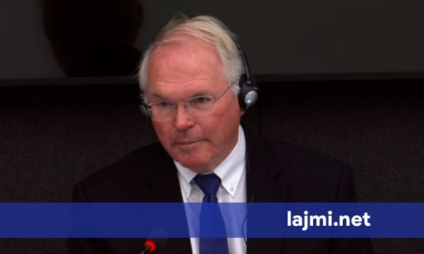 Hill  Gelbard e quajti UÇK në terroriste  u duk se i dha  dritën jeshile  sulmit te familja Jashari   Ai pastaj e përmirësoi qëndrimin  Millosheviq refuzoi ta takonte