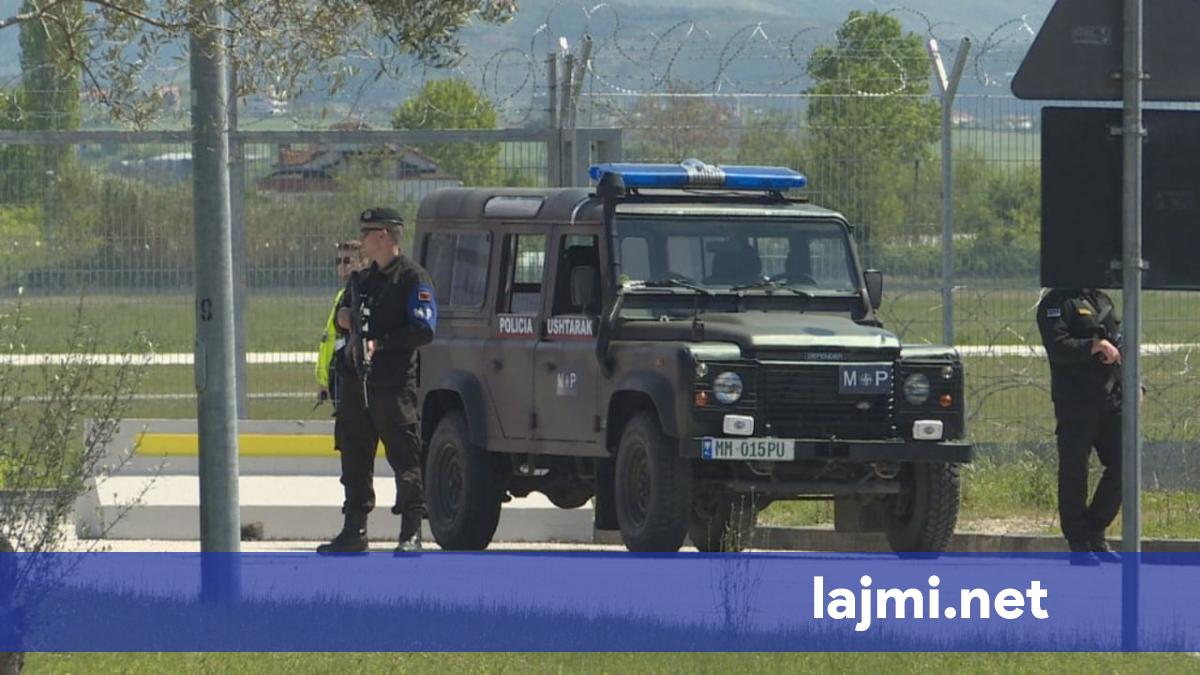 Tronditet Shqipëria   Vritet një person dhe plagoset një tjetër në Rinas   të shtënat erdhën nga një  Toyota  me targa greke