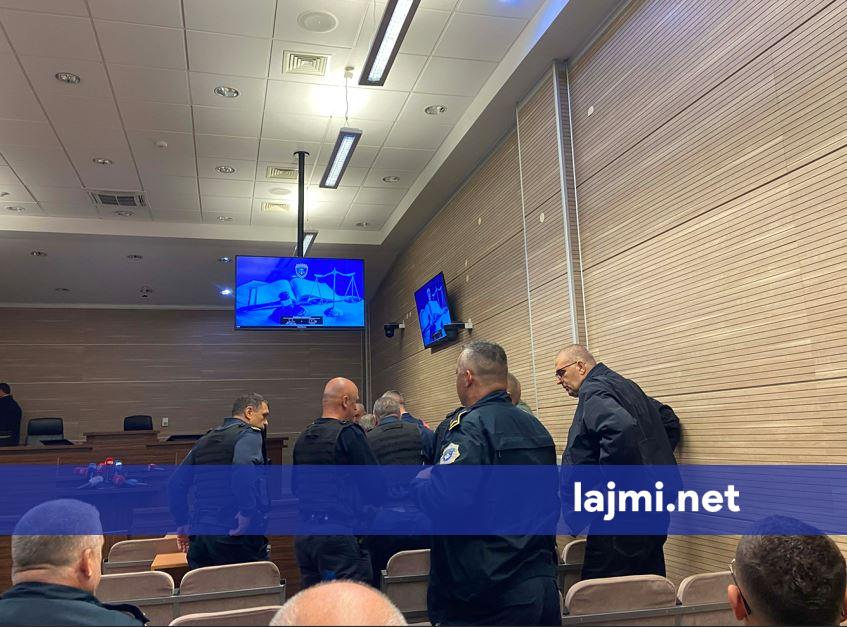 I akuzuari për spiunazh Bedri Shabani ankohet se është keq me shëndet  ndërpritet për 20 minuta seanca