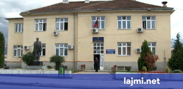 Prokuroria akuzon dy zyrtarë të Komunës së Suharekës se paguan 7 mijë euro për lapidarin që s u ndërtua kurrë   OVL UÇK dikur e mohonte këtë