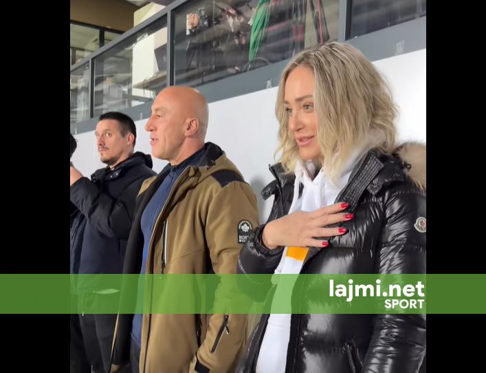 Haradinaj me bashkëshortën në mbështetje të Kosovës  Krenaria jonë në fushë  të gjithë sonte me ju