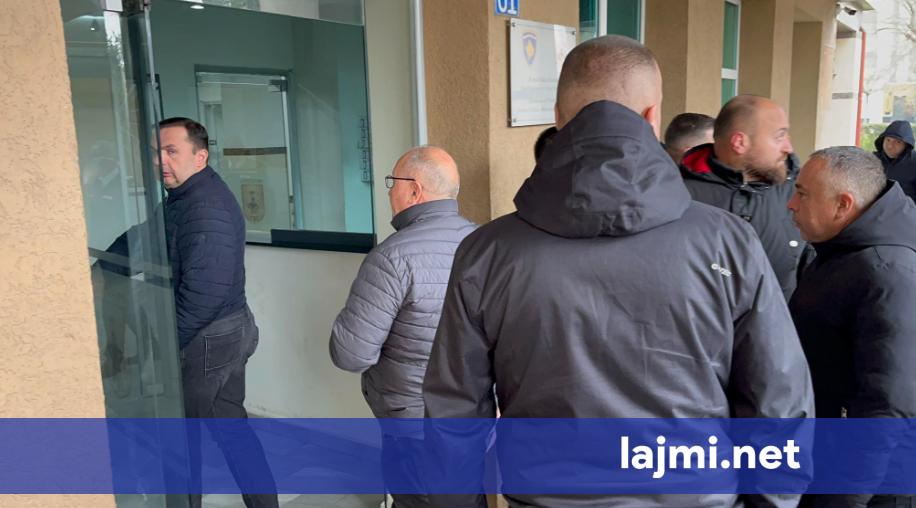  Qitna paret  Punëtorët kërkojnë pagën e tyre përmes protestës para Komunës së Prishtinës