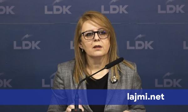 Bajrami pas konferencës së Mujës  Ishte në siklet  mundohej të mbronte Qeverinë  VV në  Vuk Hamoviqin dhe NOA n