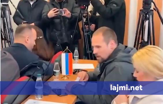  Përpara e kisha flamurin serb  ma lejon ligji dhe kushtetuta    Asamblisti serb i reagon burrit të Presidentes