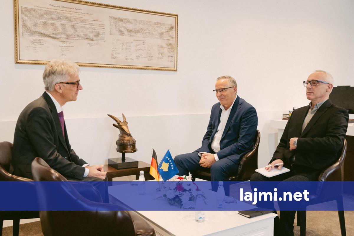 Hamza takohet me ambasadorin e ri të Gjermanisë  kërkon heqje e sanksioneve  Kosova ka vetëm një drejtim përpara  rrugën euroatlantike