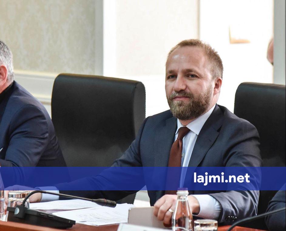 Vlerësohet lart nga analistët puna katërvjeçare e Abelard Tahirit si shef i grupit parlamentar