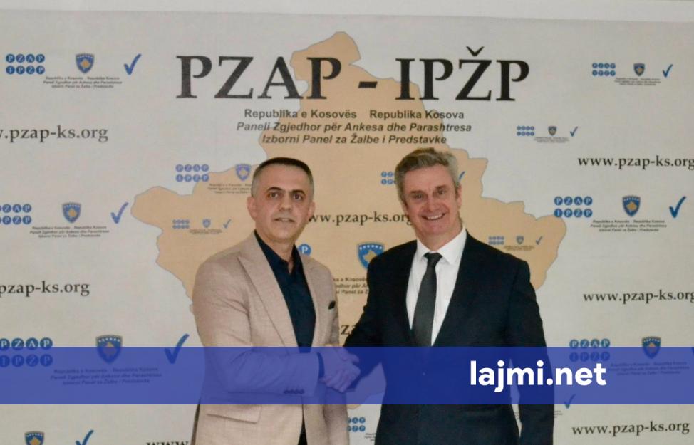 Ambasadori britanik  PZAP nuk duhet t i nënshtrohet presionit e sulmeve politike