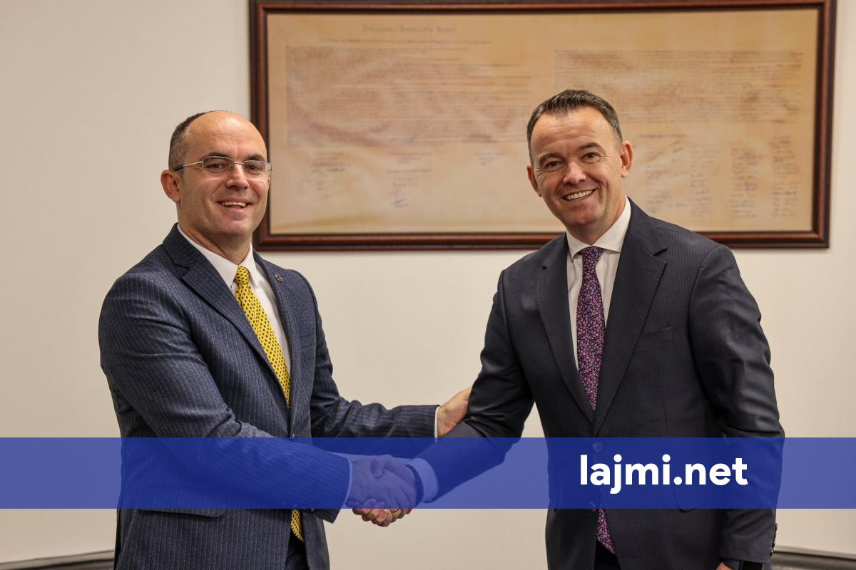 Imri Demelezi në krye të Ministrisë së Bujqësisë   Peci e dorëzon detyrën e ministrit një ditë pa u betuar si kryetar i Mitrovicës së Jugut