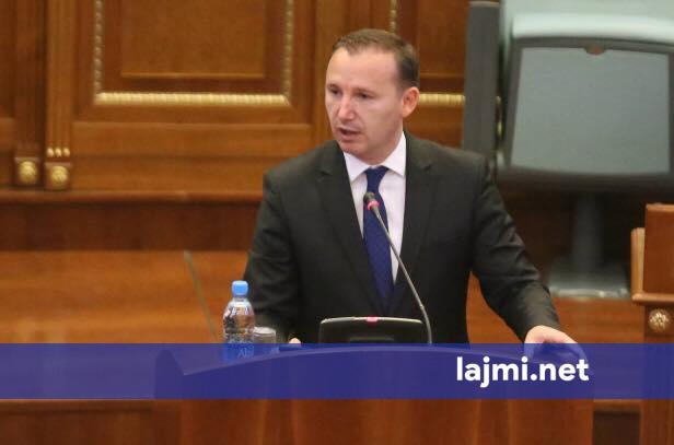 Zemaj për Faruk Mujkën  E njoh si njeri që ishte anëtar në partinë e gruas së Millosheviqit  dhe si dikush që iu janë gjetur mijëra euro cash ndër jastak