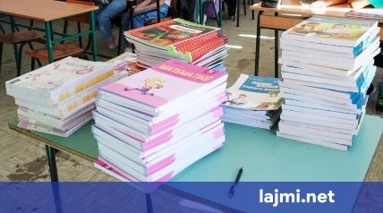 Serbia vazhdon t i mbajë të bllokuara fondet për librat e nxënësve në Luginë