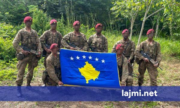 Pjesëtarë të FSK së kthehen pas trajnimit me britanikët në xhunglat e Belizes  i pret komandanti
