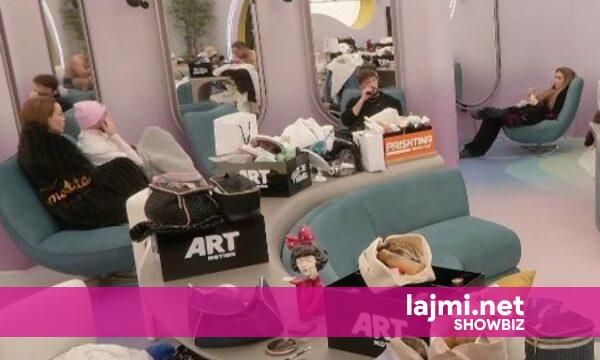 Fjolla  keqkuptohet  me Bian për mënyrën e buzëqeshjes  Ma mirë mos fol